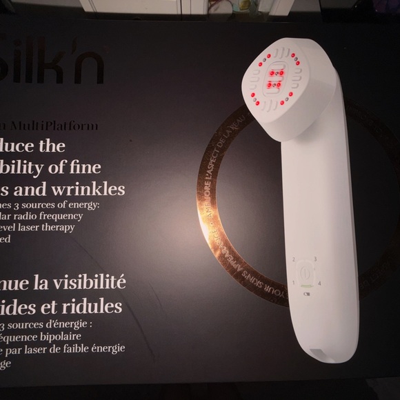 White Skincare Tool for Enhanced Beauty Routine